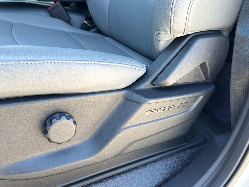 New 2025 Ford F550 2WD Regular Cab Super Duty image 14