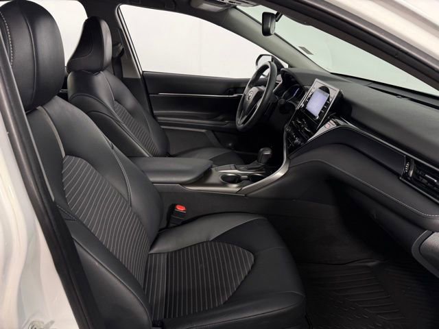 Used 2024 Toyota Camry SE w/ Convenience Package image 15