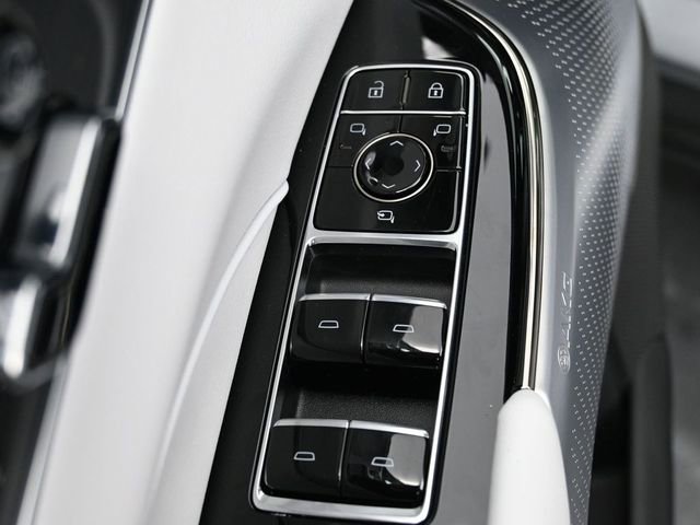 New 2025 Cadillac Lyriq Luxury image 15