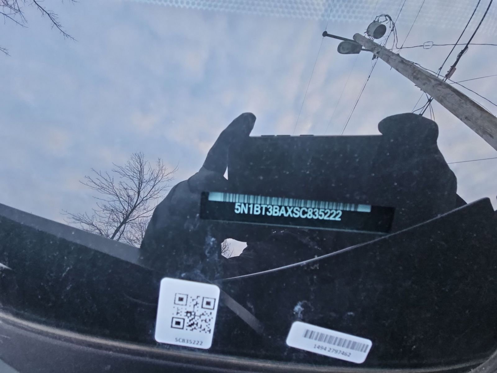 Used 2025 Nissan Rogue SV image 11