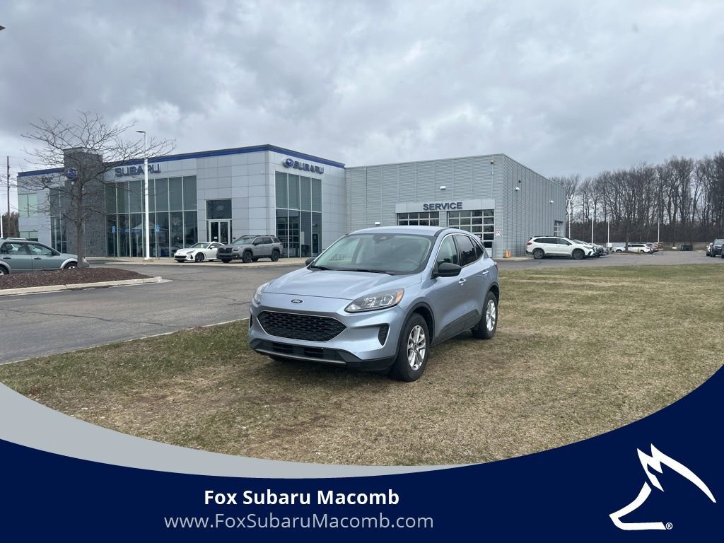 Used 2022 Ford Escape SE w/ Cold Weather Package image 1