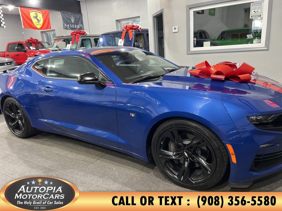 Used 2019 Chevrolet Camaro SS w/ Black Appearance Package RWD image 6