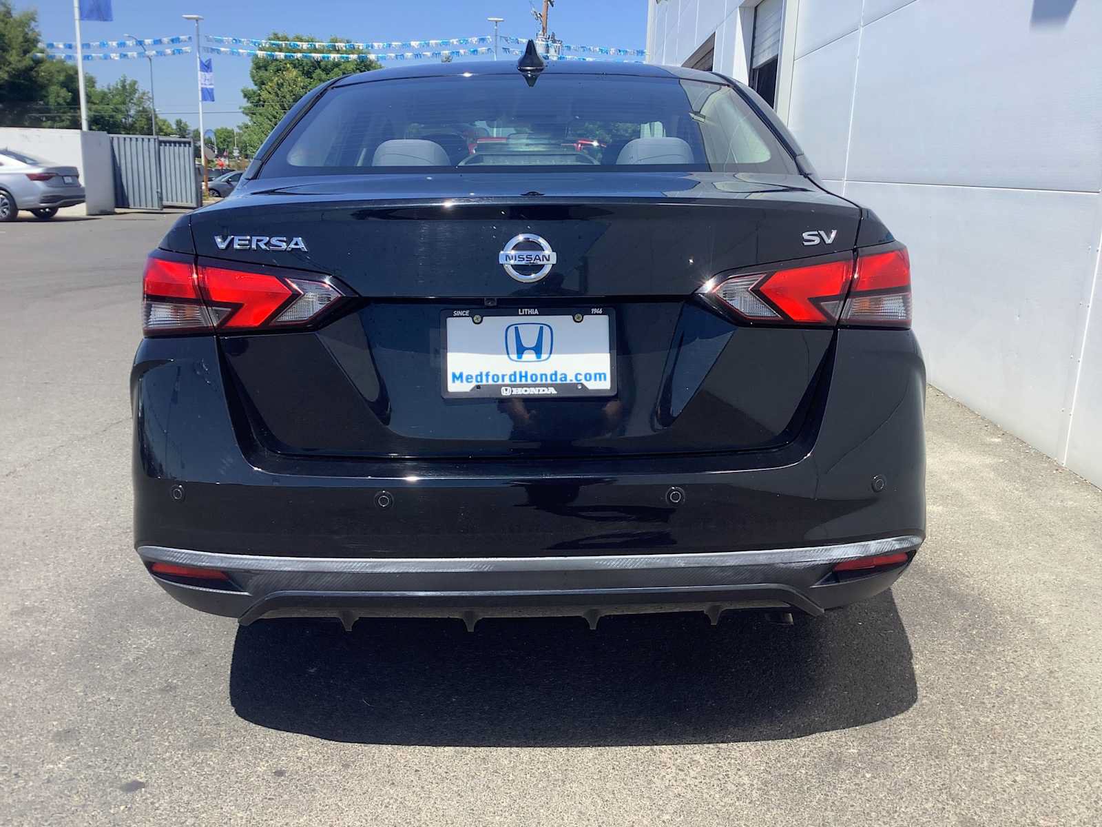 Used 2020 Nissan Versa SV FWD image 5