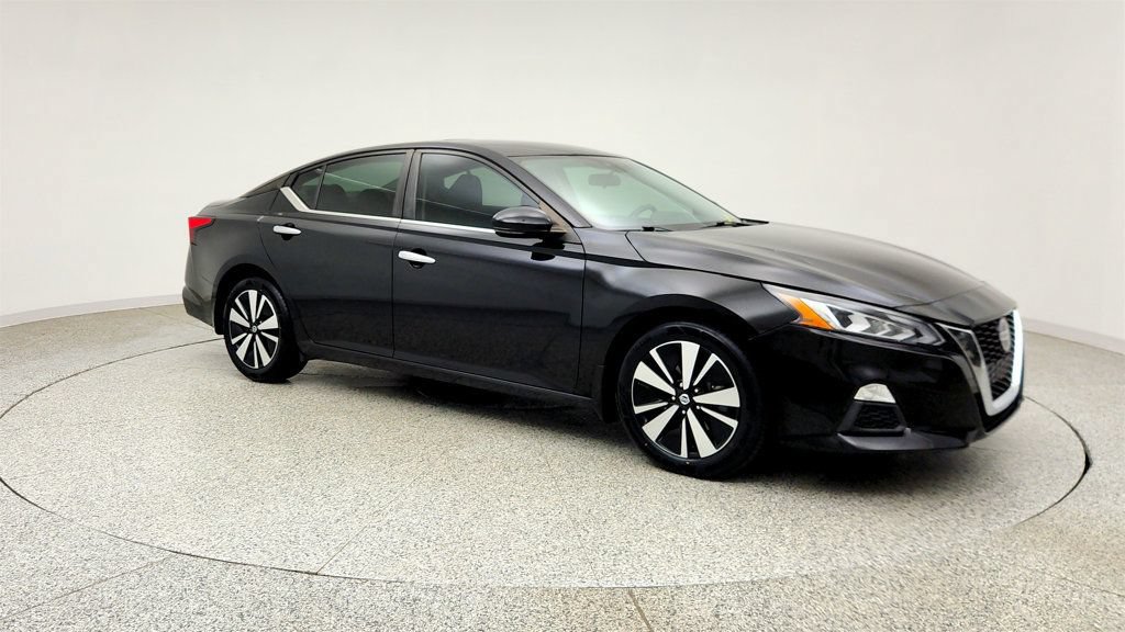 Used 2021 Nissan Altima 2.5 SV w/ SV Premium Package FWD image 3