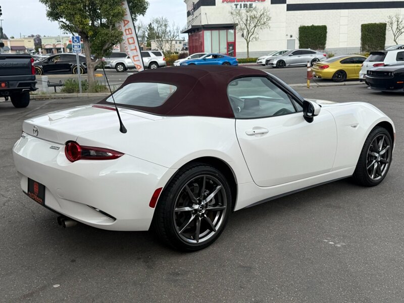 Used 2018 MAZDA MX-5 Miata Grand Touring RWD image 15