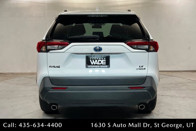 Used 2022 Toyota RAV4 LE AWD/4WD image 4