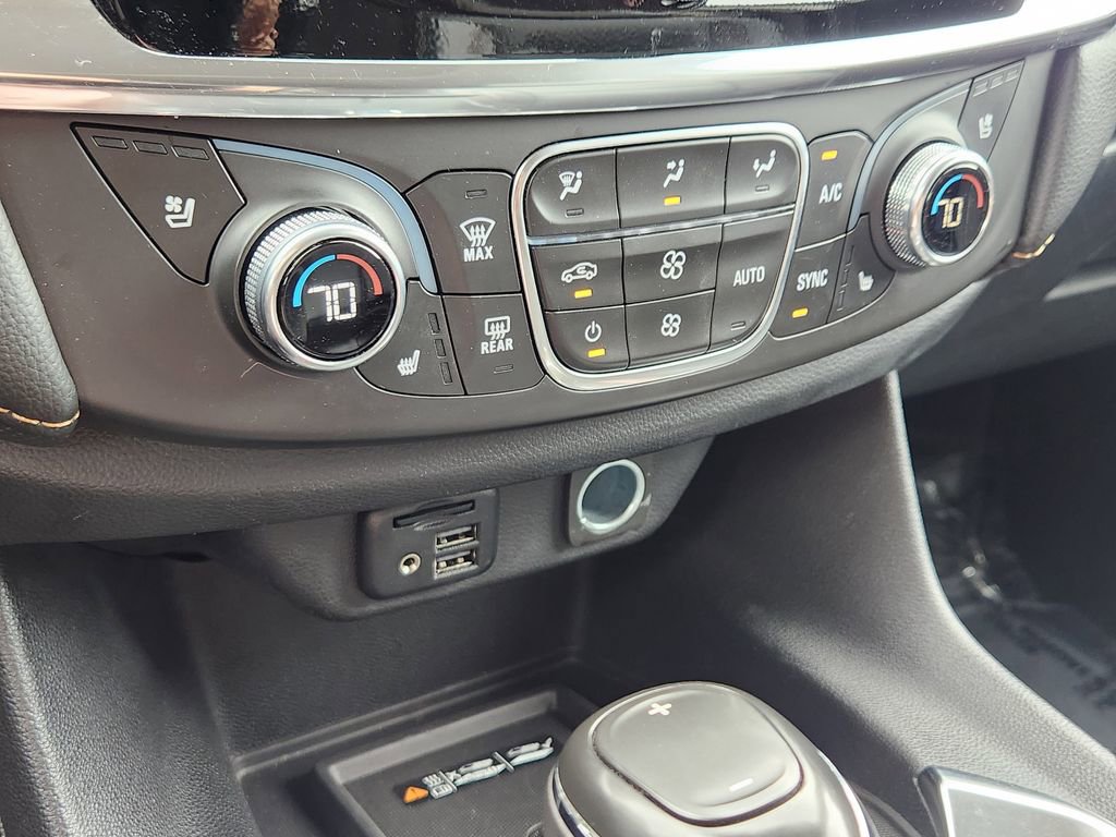 Used 2020 Chevrolet Traverse Premier w/ LPO, Black Accent Package image 13