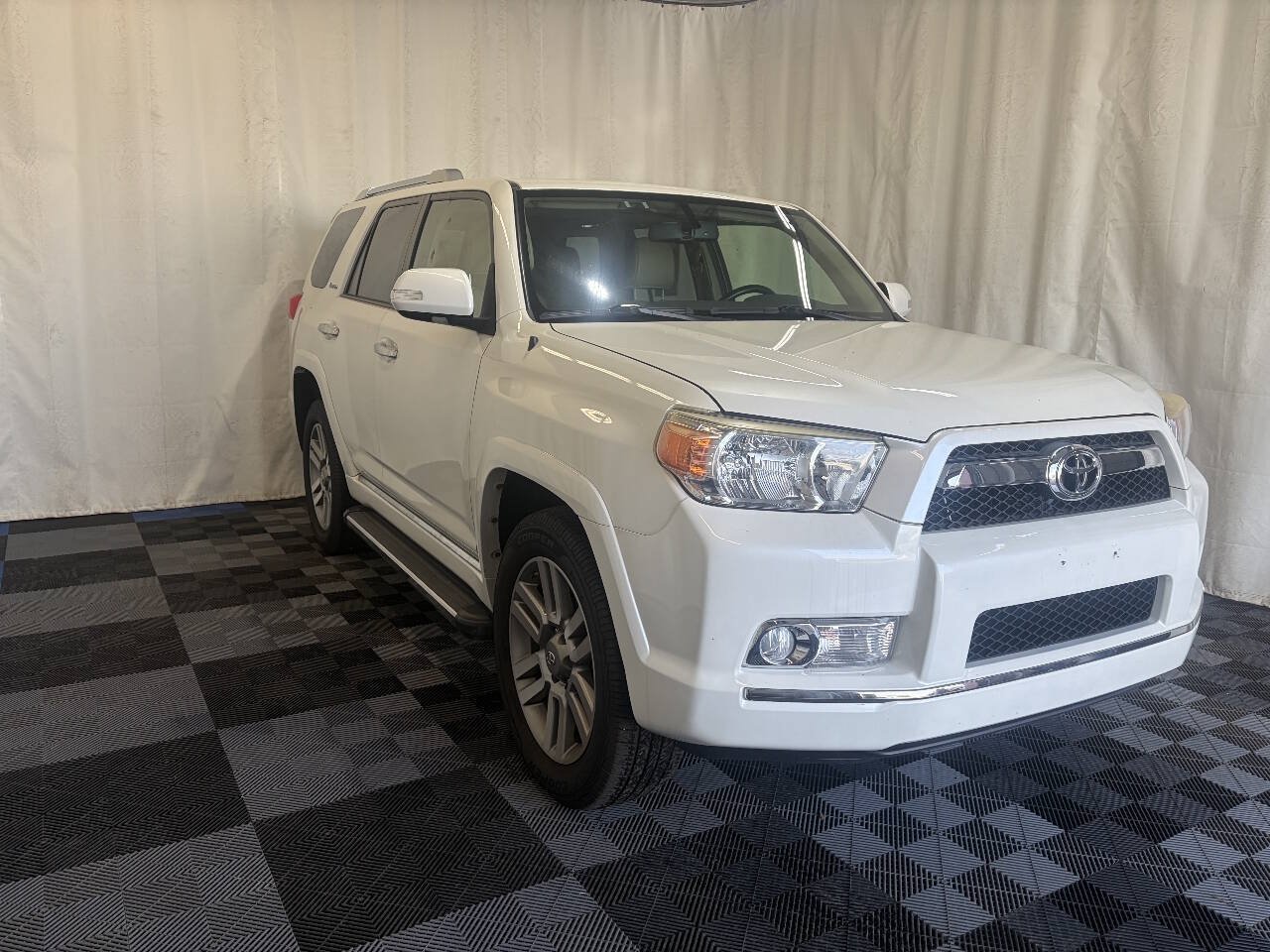Used 2012 Toyota 4Runner Limited AWD/4WD image 3
