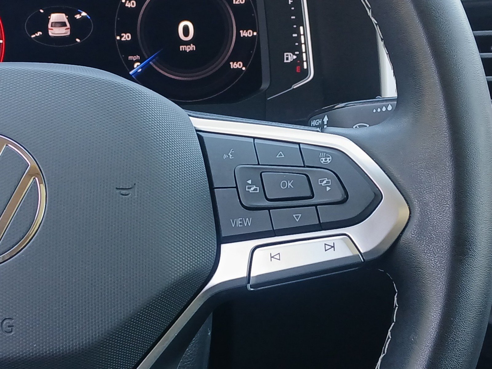 Used 2023 Volkswagen Atlas SEL AWD/4WD image 10