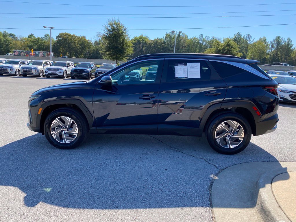 Used 2025 Hyundai Tucson Blue AWD/4WD image 4
