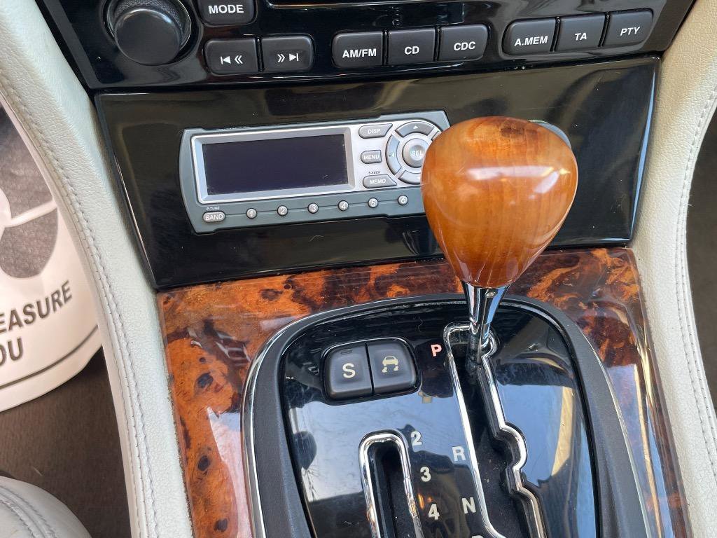 Used 2005 Jaguar XJ Vanden Plas image 12