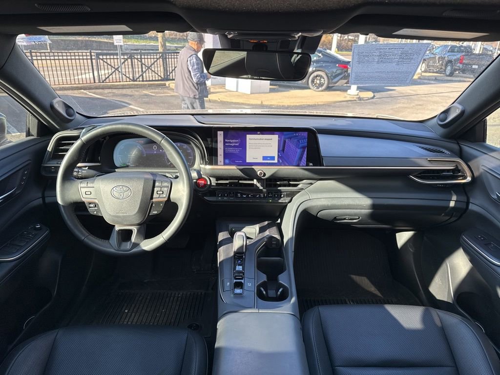 Used 2023 Toyota Crown Platinum image 25