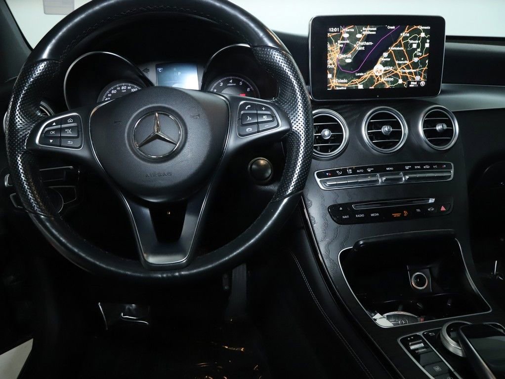 Used 2018 Mercedes-Benz GLC 300 4MATIC image 30