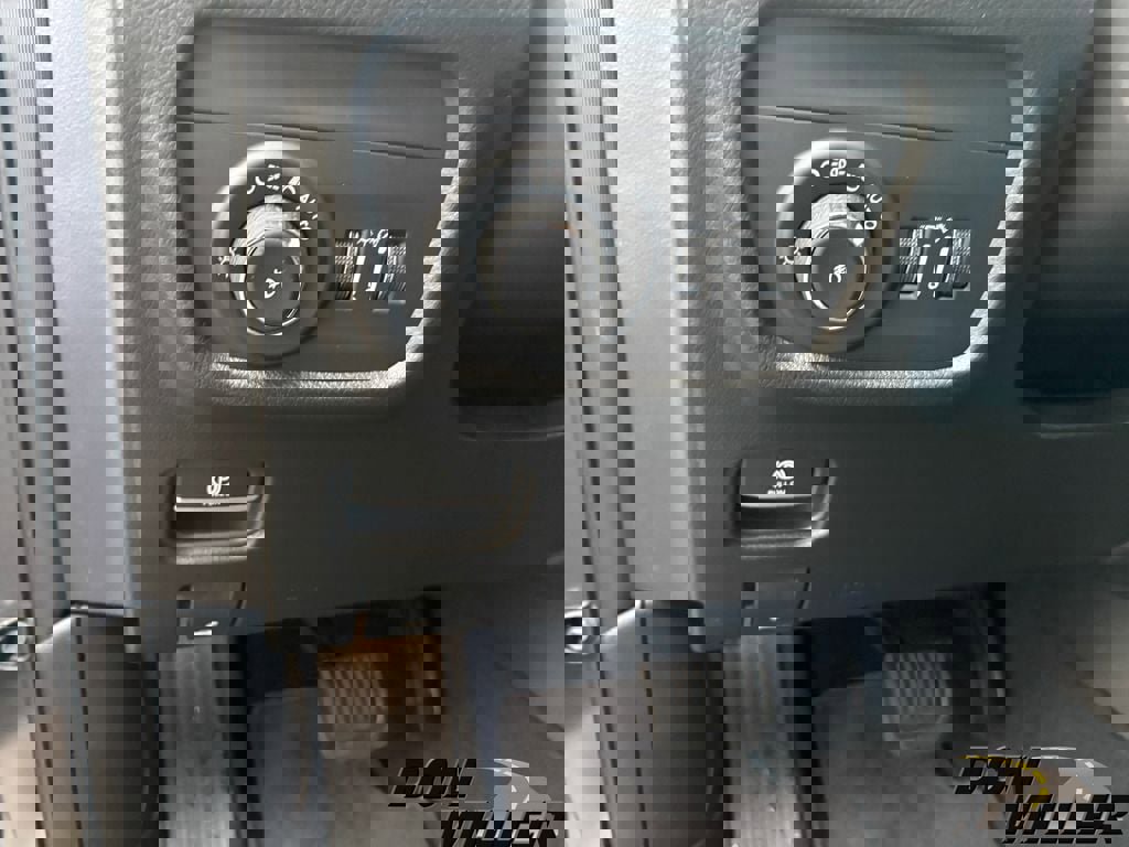 New 2025 Jeep Grand Cherokee Limited w/ Luxury Tech Group II image 13