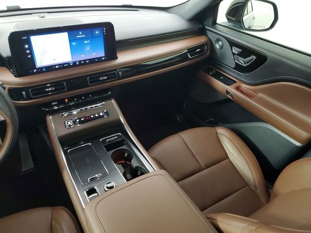 Used 2025 Lincoln Aviator Reserve w/ Illumination Package AWD/4WD image 18