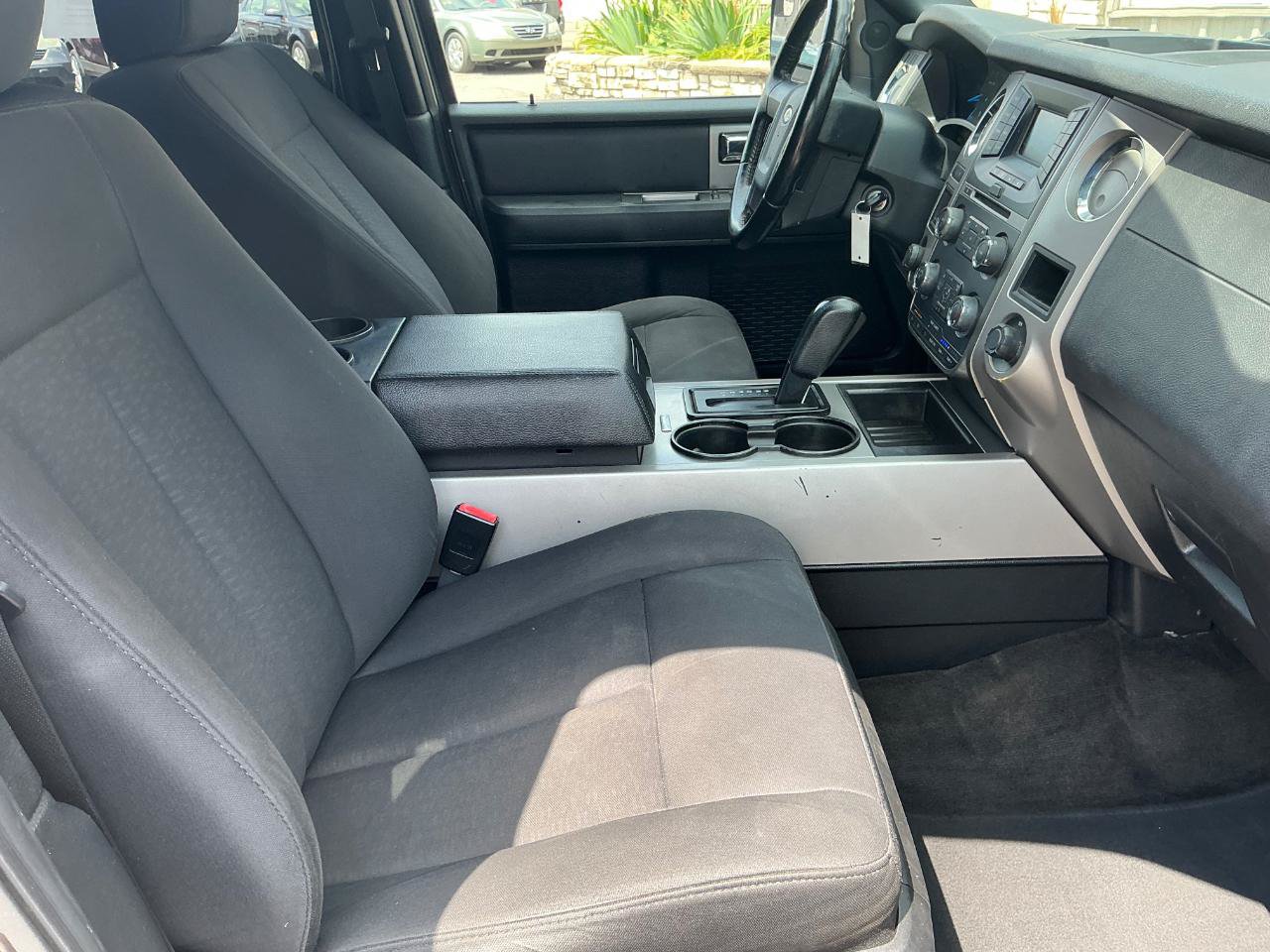Used 2017 Ford Expedition EL XLT AWD/4WD image 11