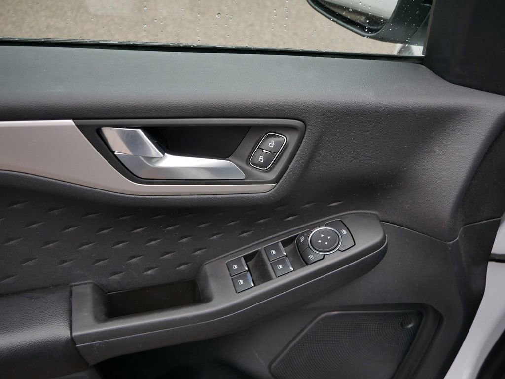 Used 2020 Ford Escape SE Sport image 6