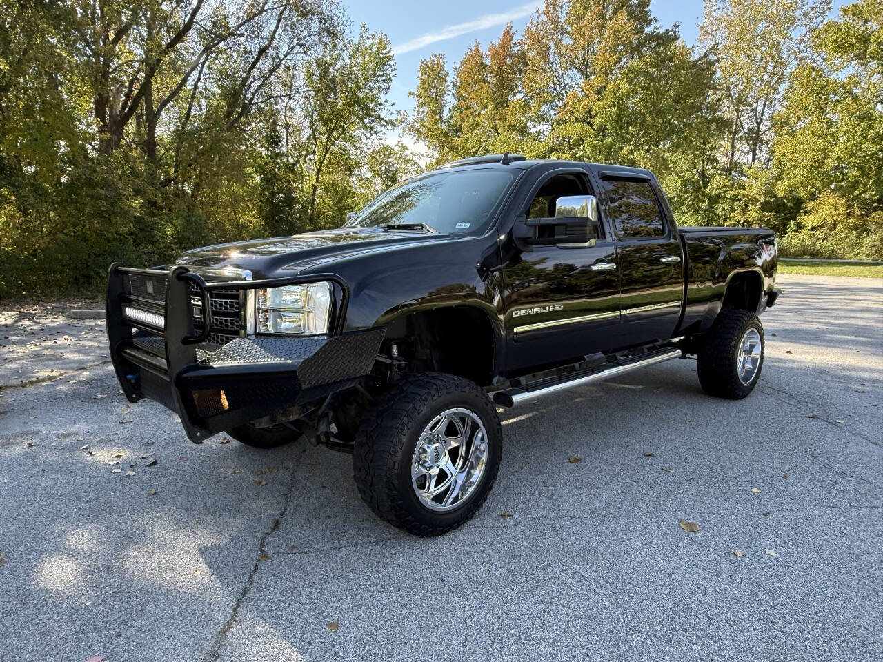 Used 2011 GMC Sierra 2500 Denali w/ Suspension Package, Off-Road image 1