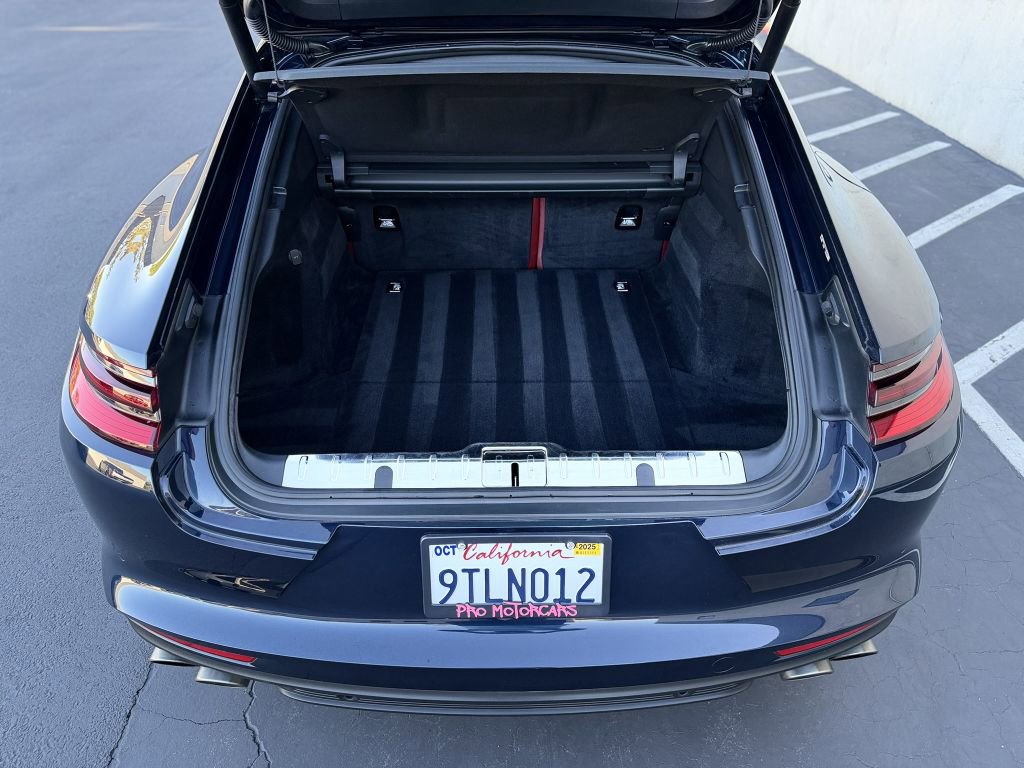 Used 2018 Porsche Panamera 4S image 30