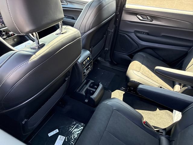 New 2025 Jeep Grand Cherokee L Altitude image 29