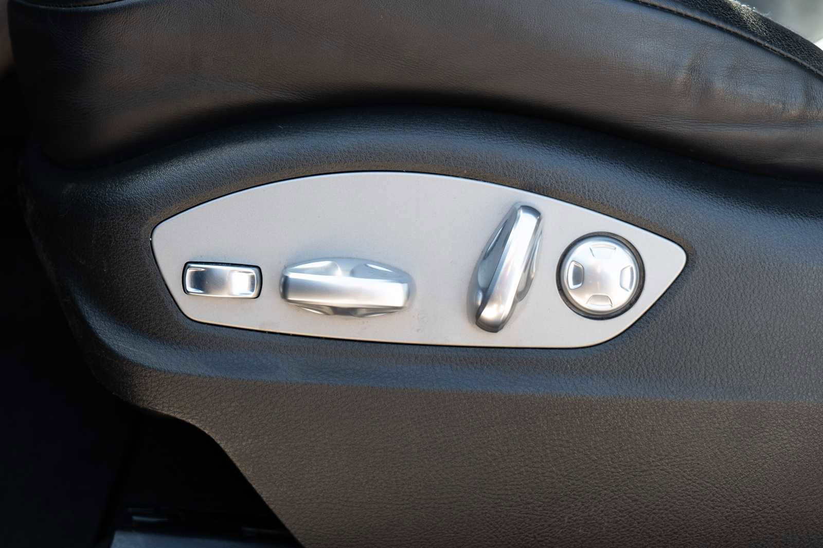 Used 2017 Porsche Macan image 23