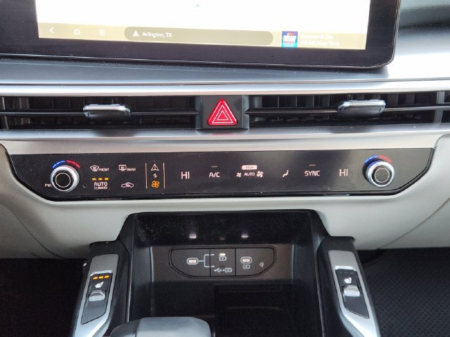 Used 2024 Kia Sorento S w/ Panoramic Sunroof Package FWD image 17