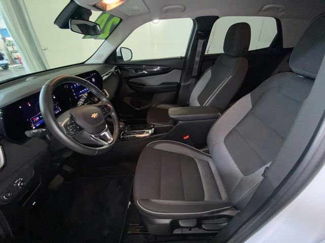 Used 2024 Chevrolet TrailBlazer LT w/ LT Cold Weather Package FWD image 24