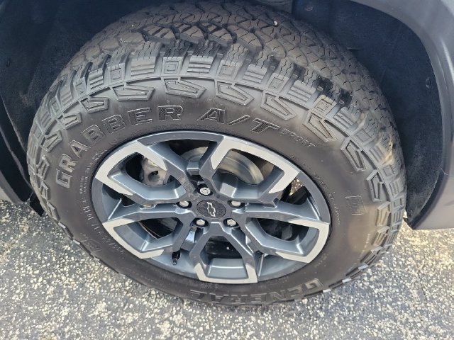 Used 2025 Chevrolet Equinox ACTIV w/ Safety and Technology Package FWD image 8
