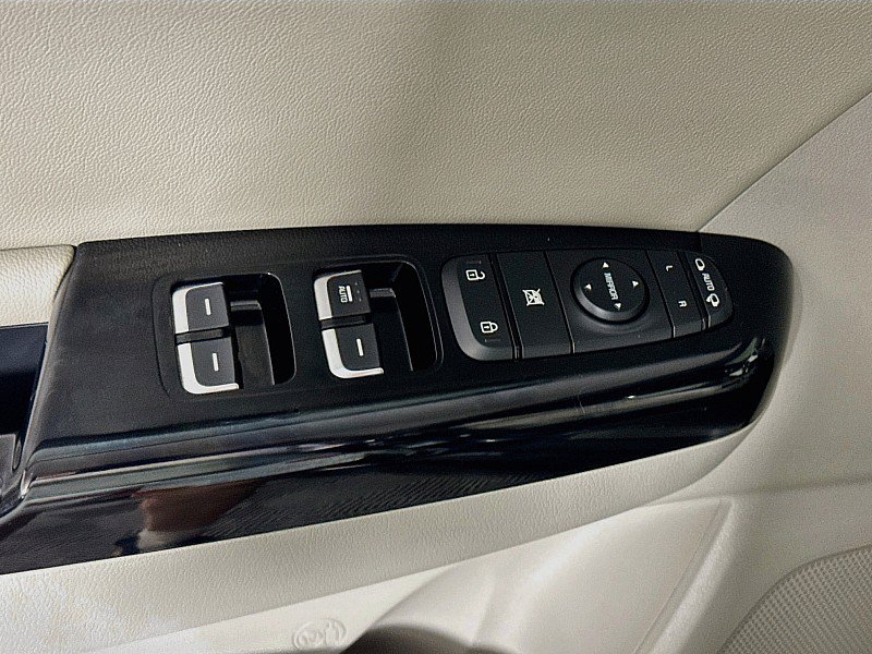 Used 2022 Kia Sportage Nightfall Edition w/ Nightfall Fwd Premium Package image 19