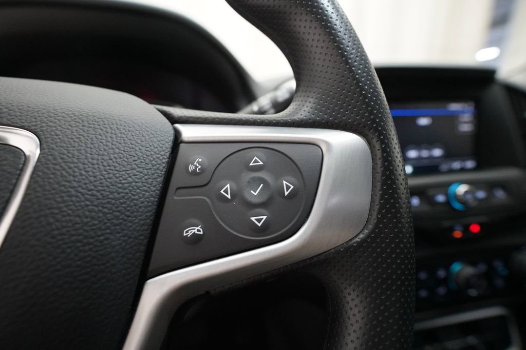 Used 2024 GMC Terrain SLE w/ Driver Convenience Package image 18