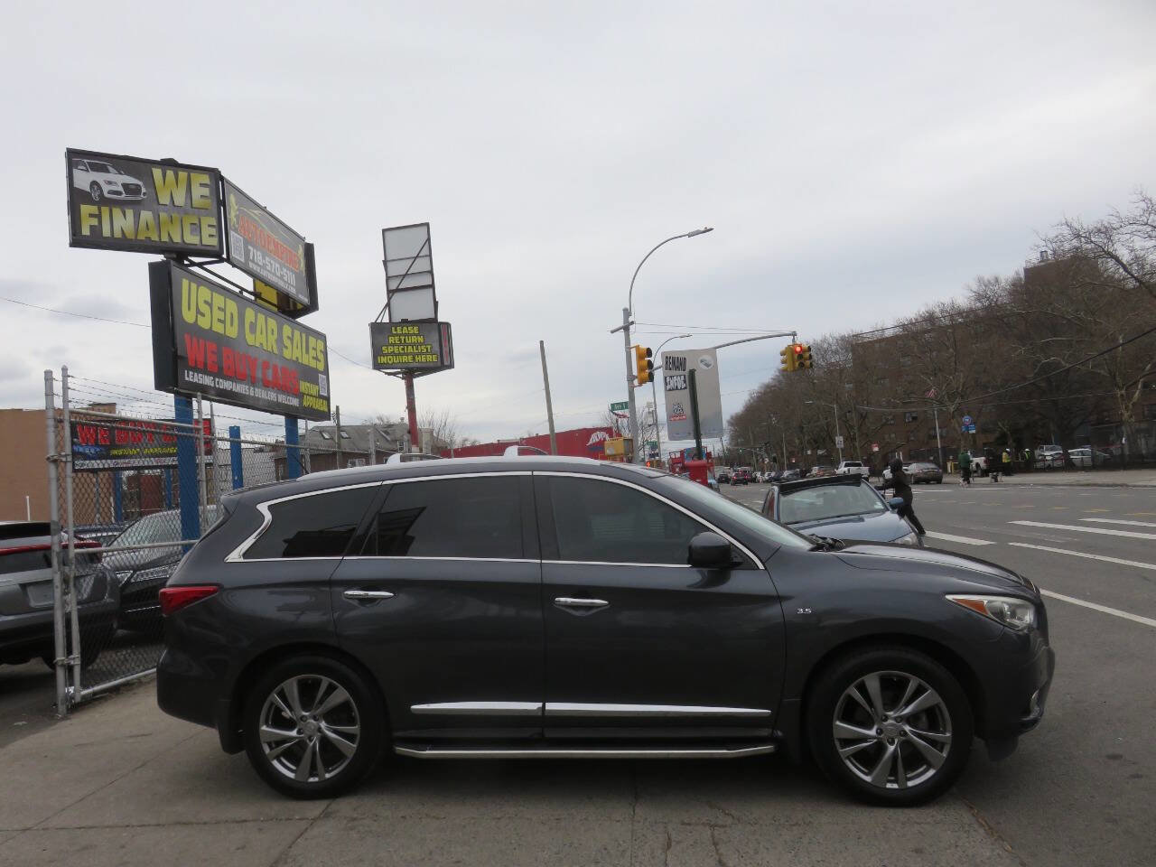 Used 2014 INFINITI QX60 AWD w/ Deluxe Touring Package image 9