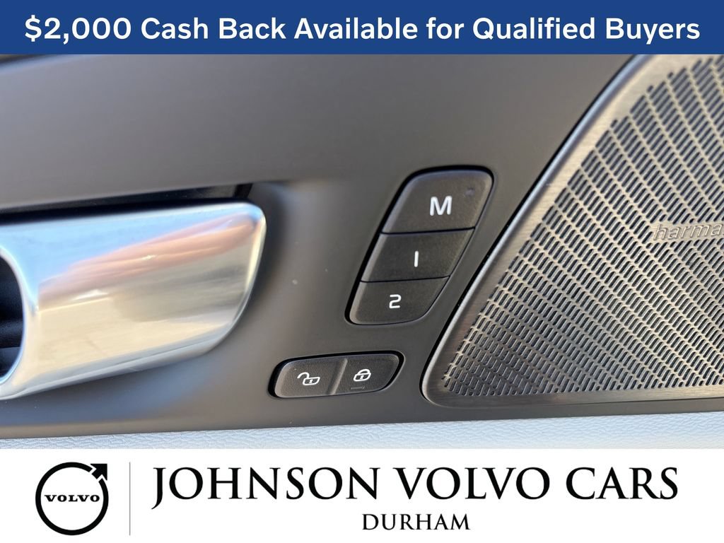 New 2026 Volvo XC60 T8 Ultra w/ Climate Package AWD/4WD image 15