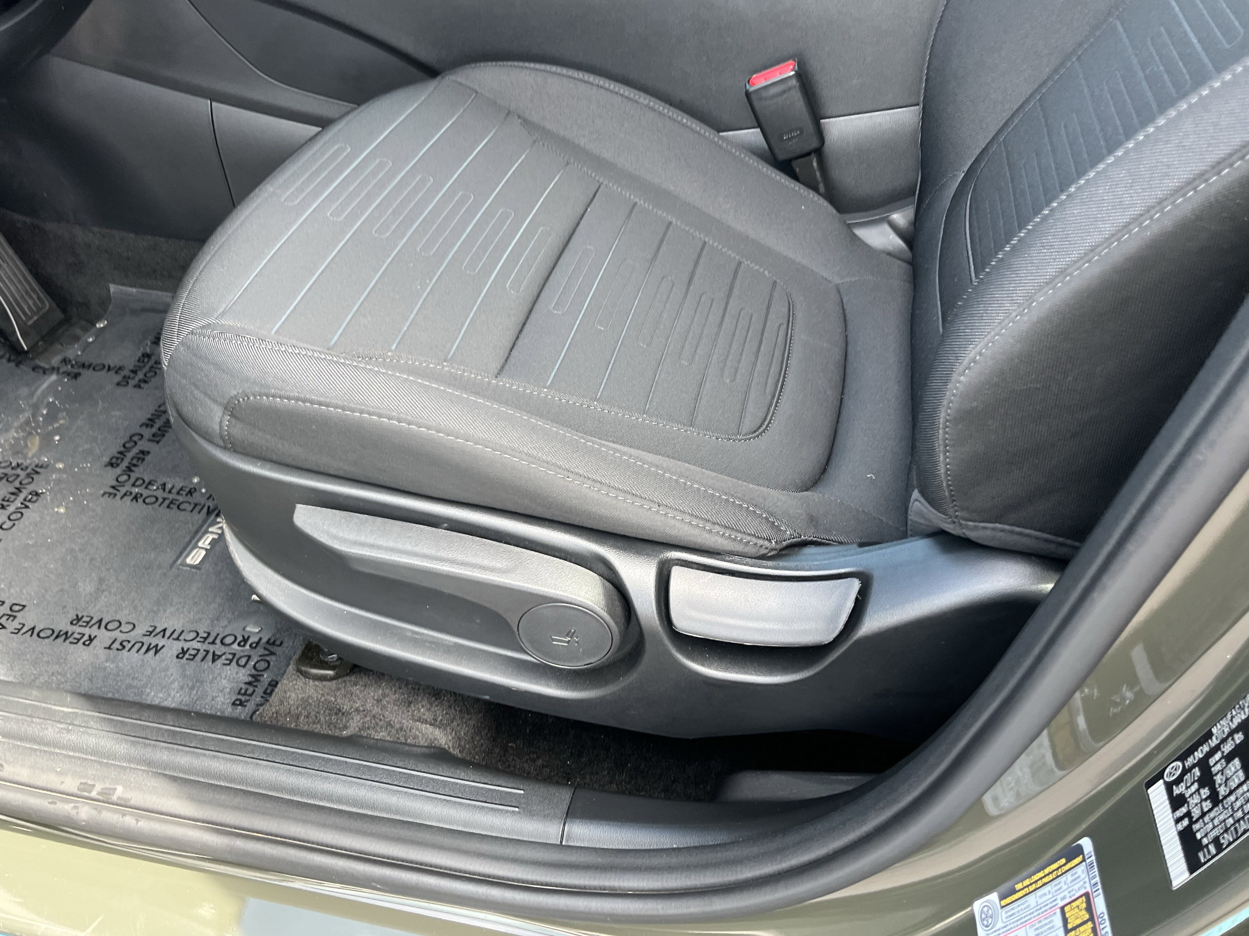 Certified 2025 Hyundai Santa Cruz SE image 17