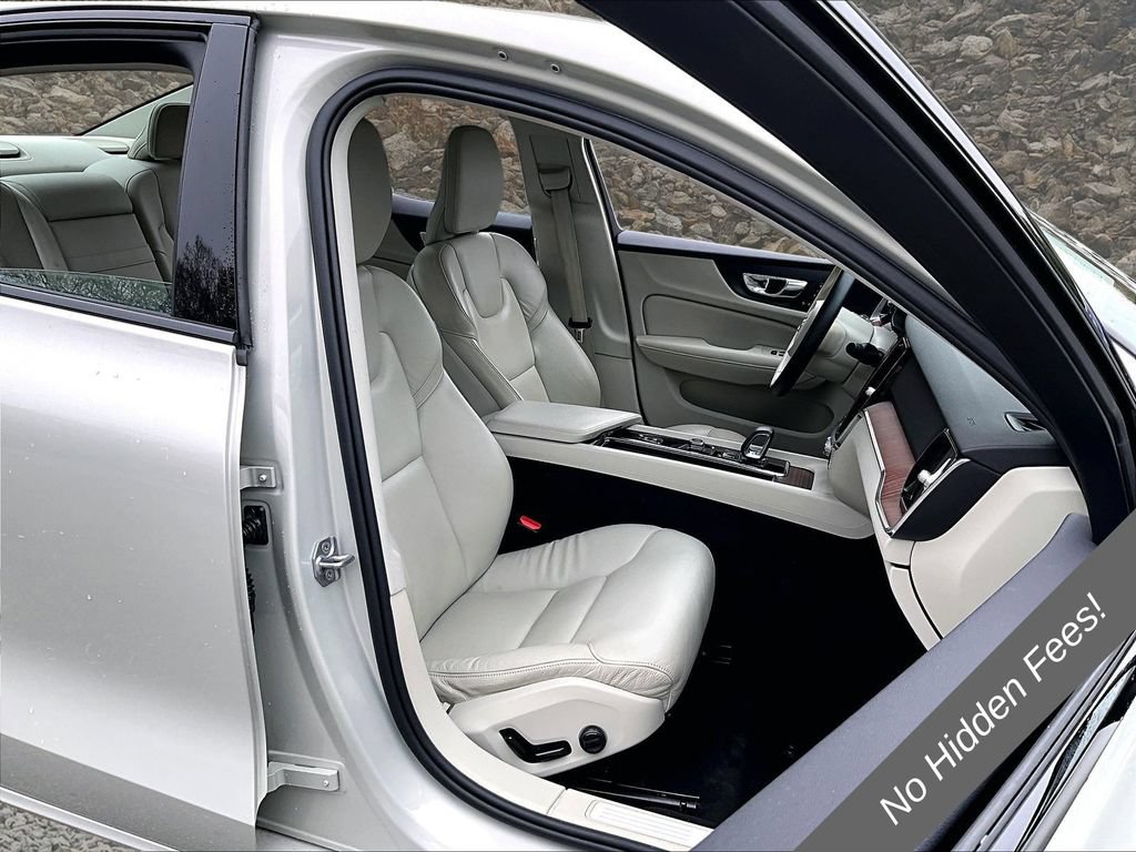 Used 2022 Volvo S60 B5 Momentum w/ Climate Package FWD image 7