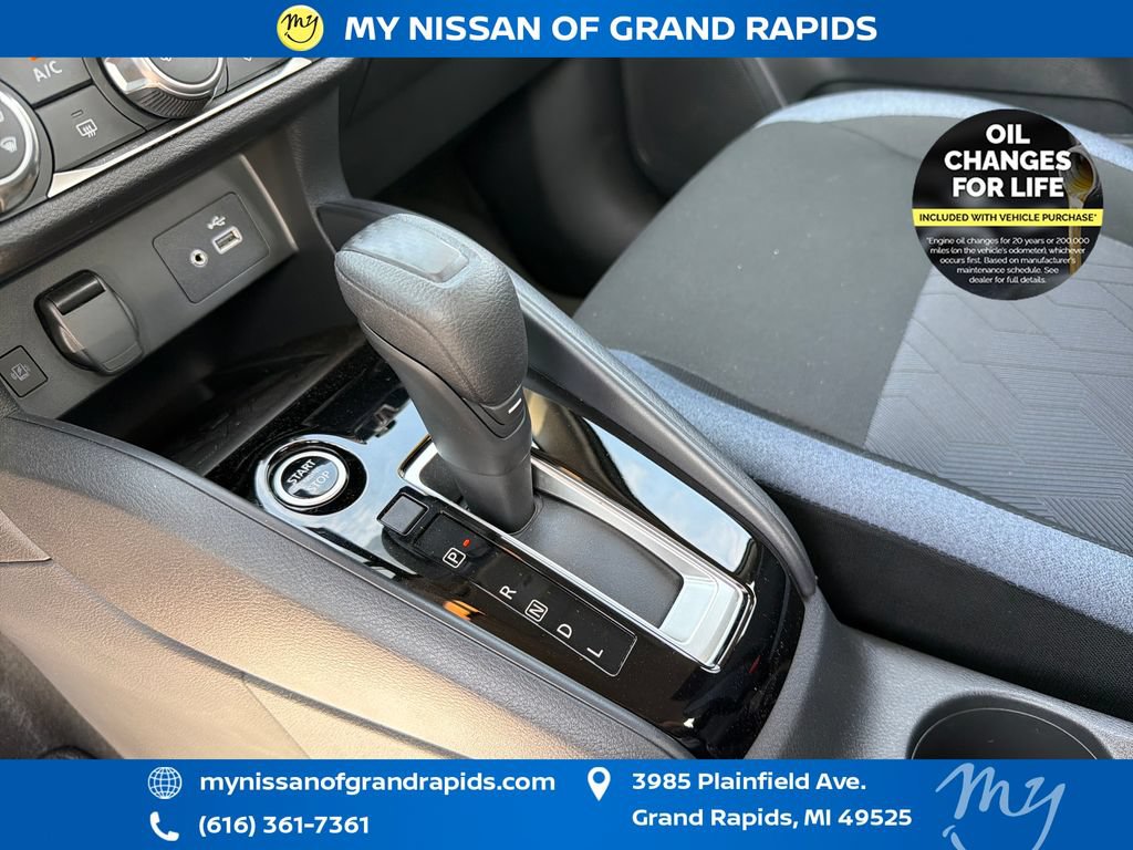 Used 2025 Nissan Versa SV w/ Trunk Package FWD image 25