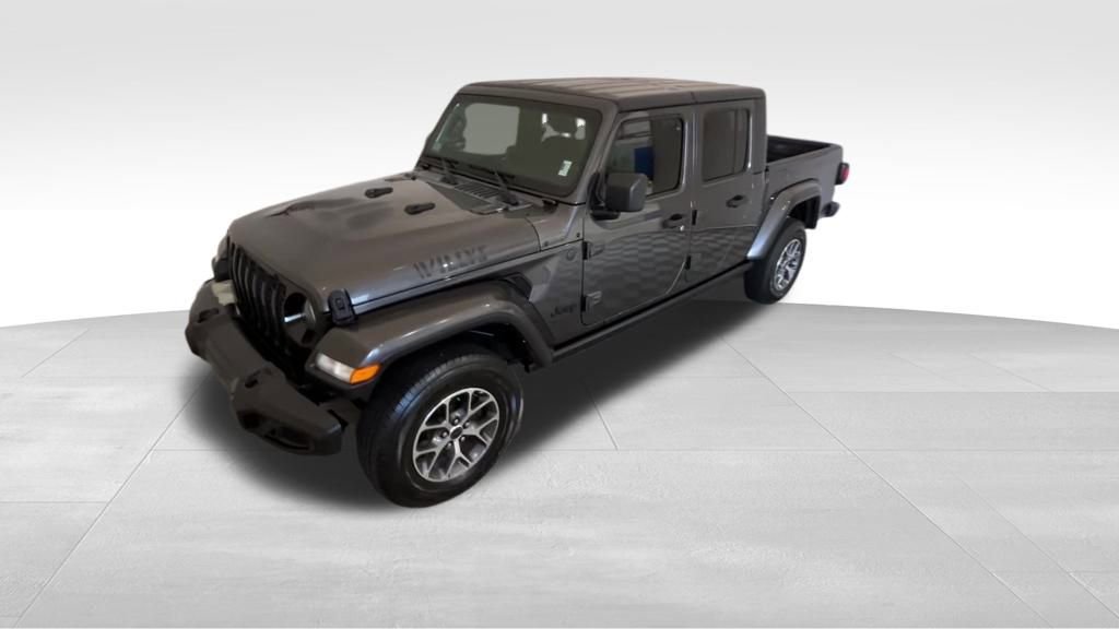 Used 2022 Jeep Gladiator Sport image 5