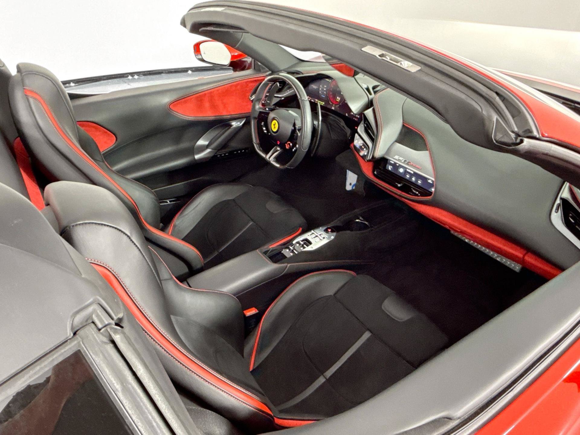 Used 2025 Ferrari SF90 Spider AWD/4WD image 50