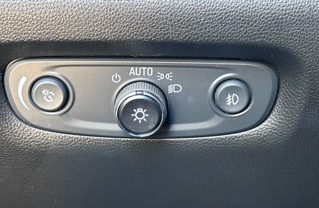 Used 2019 Chevrolet Traverse Premier w/ Redline Edition AWD/4WD image 17