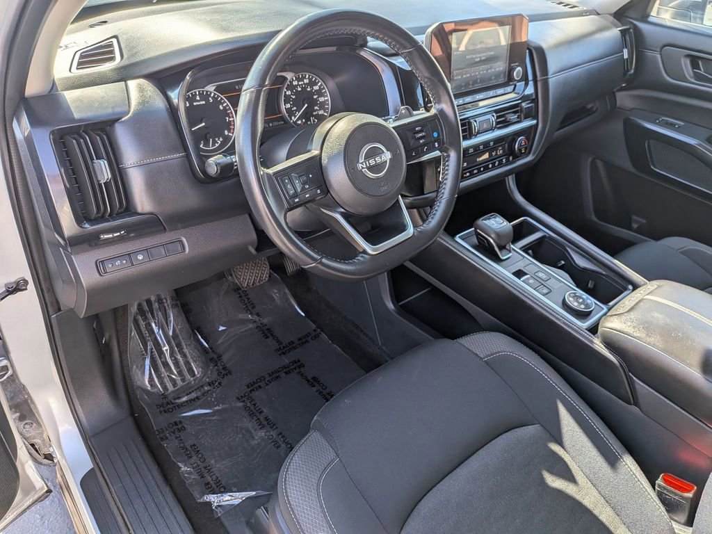 Used 2024 Nissan Pathfinder SV AWD/4WD image 14