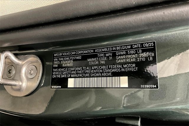 New 2026 Volvo V60 B5 Cross Country Ultra w/ Climate Package image 9