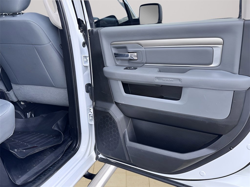 Used 2018 RAM 2500 SLT image 28