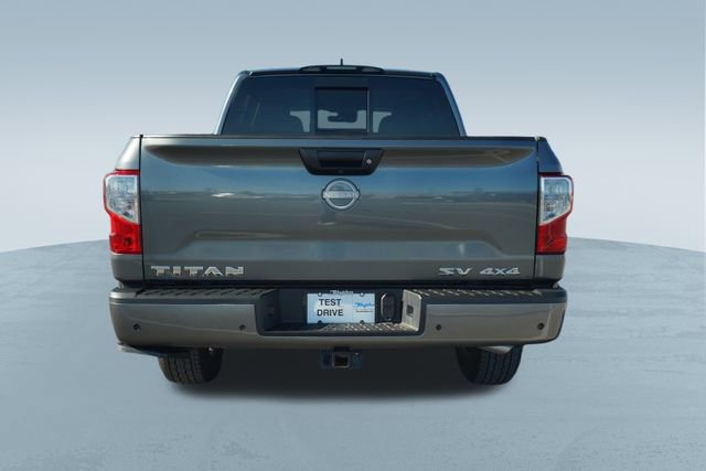 Used 2024 Nissan Titan SV w/ SV Convenience Package image 8