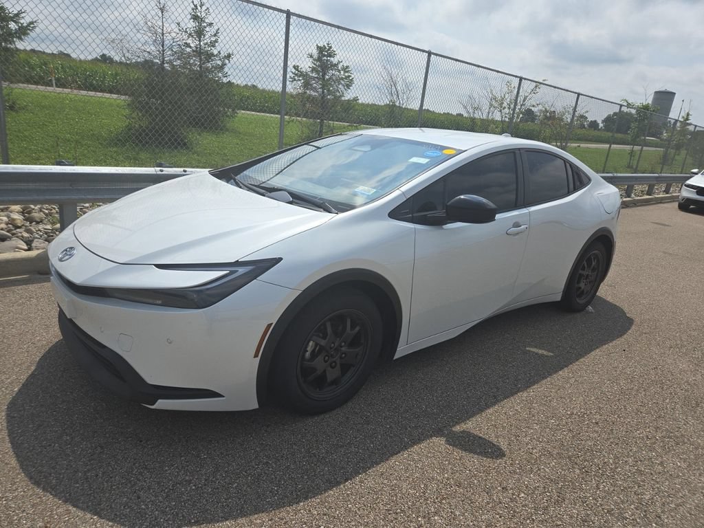 Used 2023 Toyota Prius LE FWD image 1