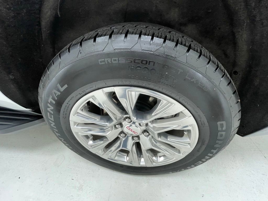 Used 2025 GMC Yukon XL Denali AWD/4WD image 8