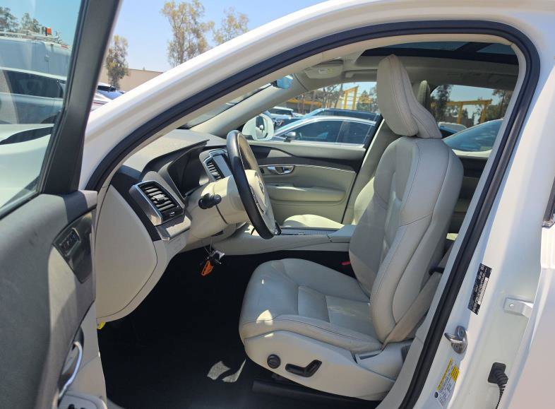 Used 2023 Volvo XC90 T8 Plus w/ Protection Package Premier AWD/4WD image 7