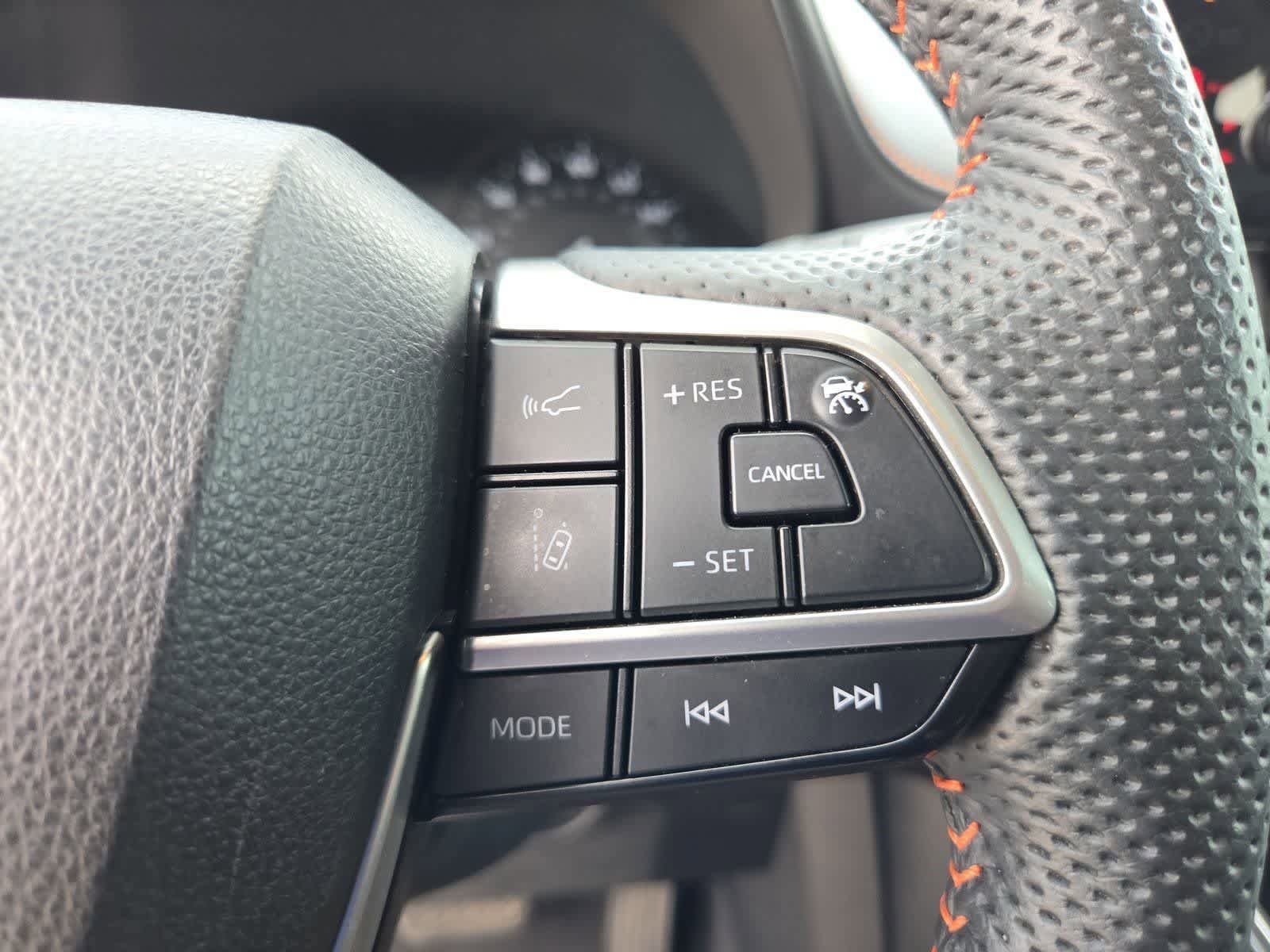 Used 2022 Toyota Sienna XSE FWD image 25