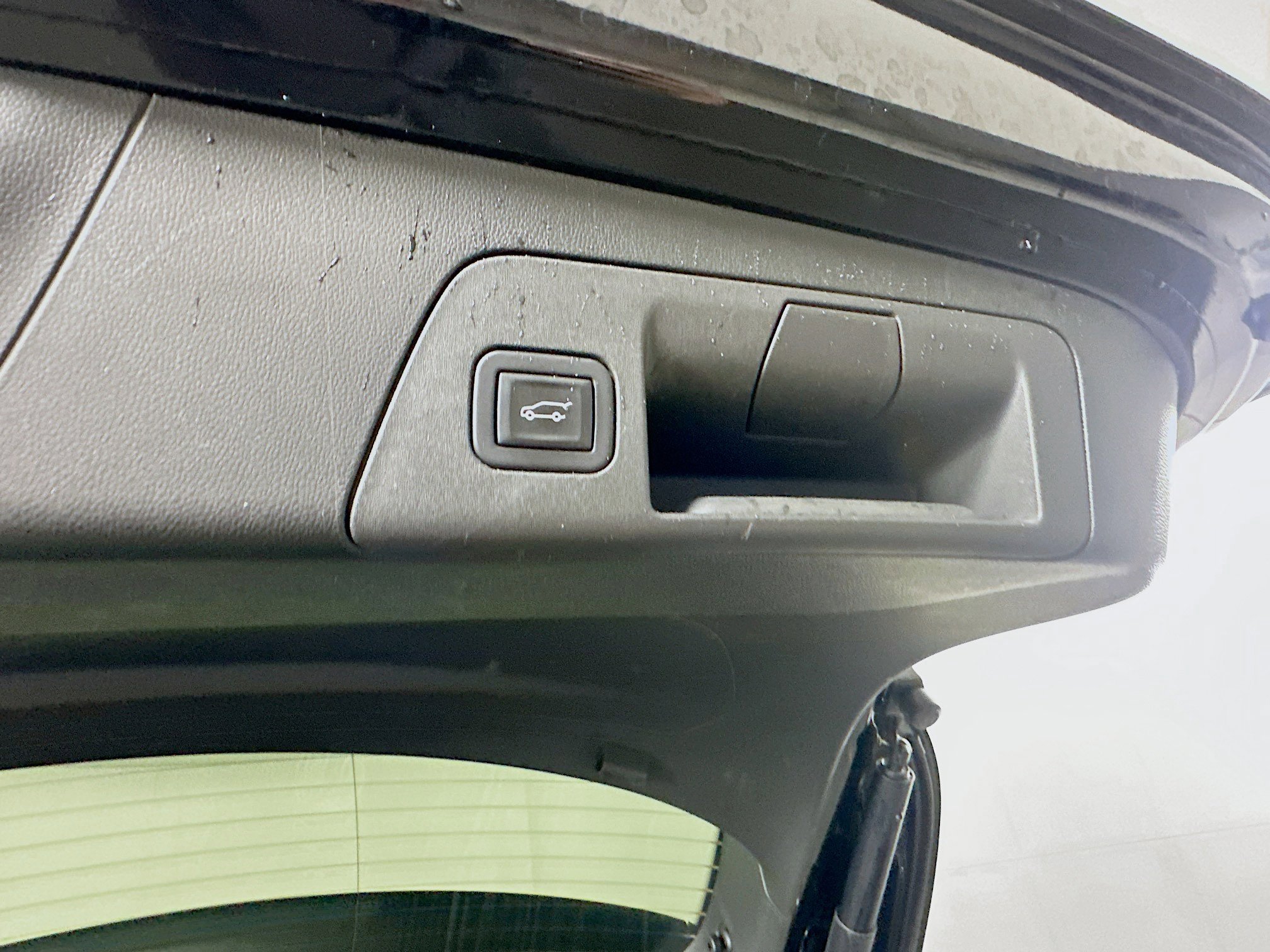 Used 2023 Buick Envision Essence FWD image 29