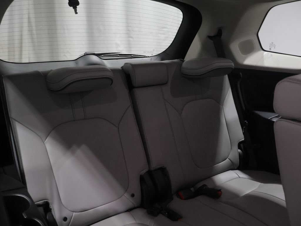 Used 2023 Honda Pilot Elite image 22