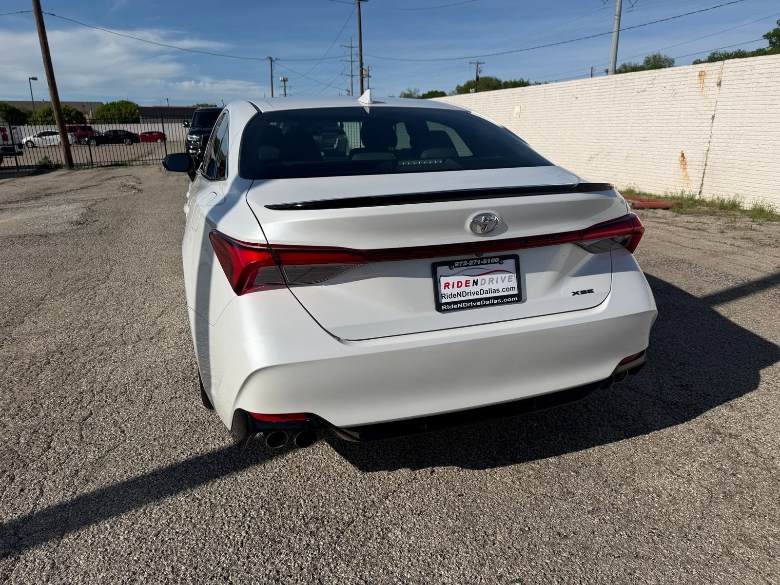 Used 2019 Toyota Avalon XSE FWD image 5
