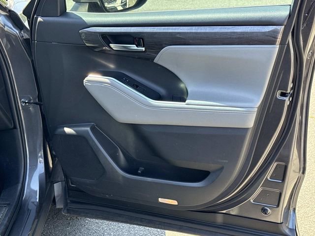 Used 2022 Toyota Highlander Platinum AWD/4WD image 8
